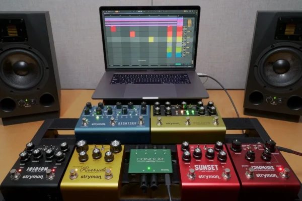 conduit-laptop Strymon | Conduit | USB-TRS MIDI 中樞 × 4 埠雙向 × 5-Pin 介面