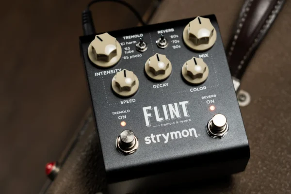 Strymon | Flint V2 Tremolo & Reverb | 經典顫音殘響雙引擎