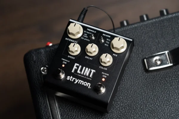 Strymon | Flint V2 Tremolo & Reverb | 經典顫音殘響雙引擎