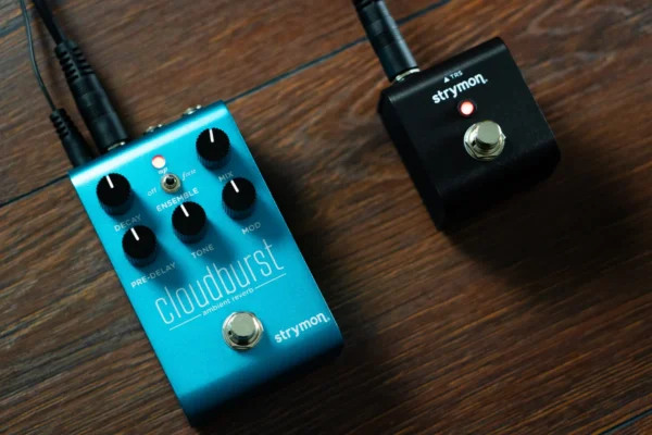 mini-switch-cloudburst Strymon | MiniSwitch | 外接控制 × 預設切換 × Tap 節奏踏板