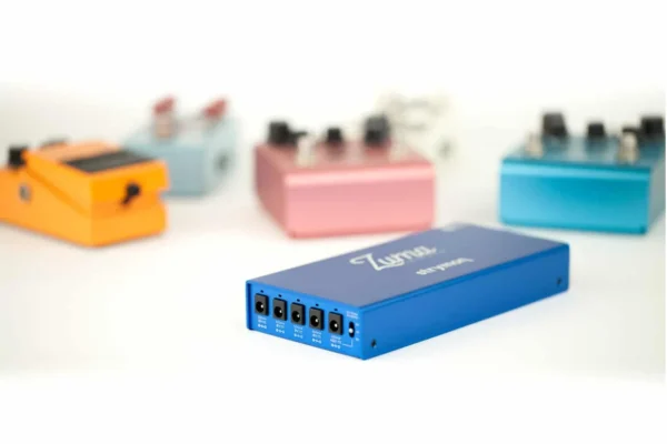 r300-pedal Strymon | Zuma R300 High Current Power Supply | 交換式 萬用電壓 電供