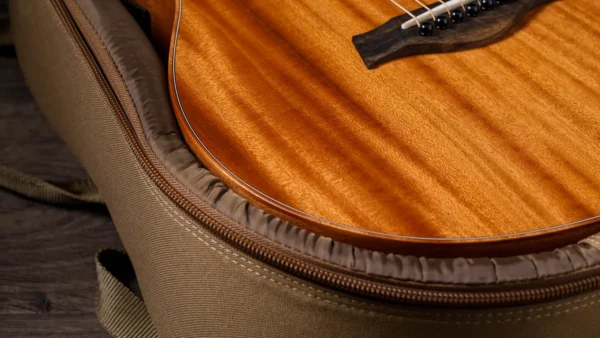Taylor GS Mini-e Mahogany 電木吉他